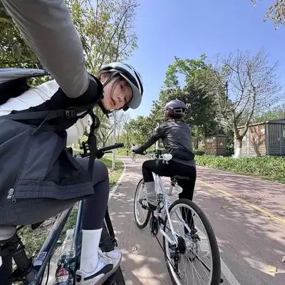 傅东
